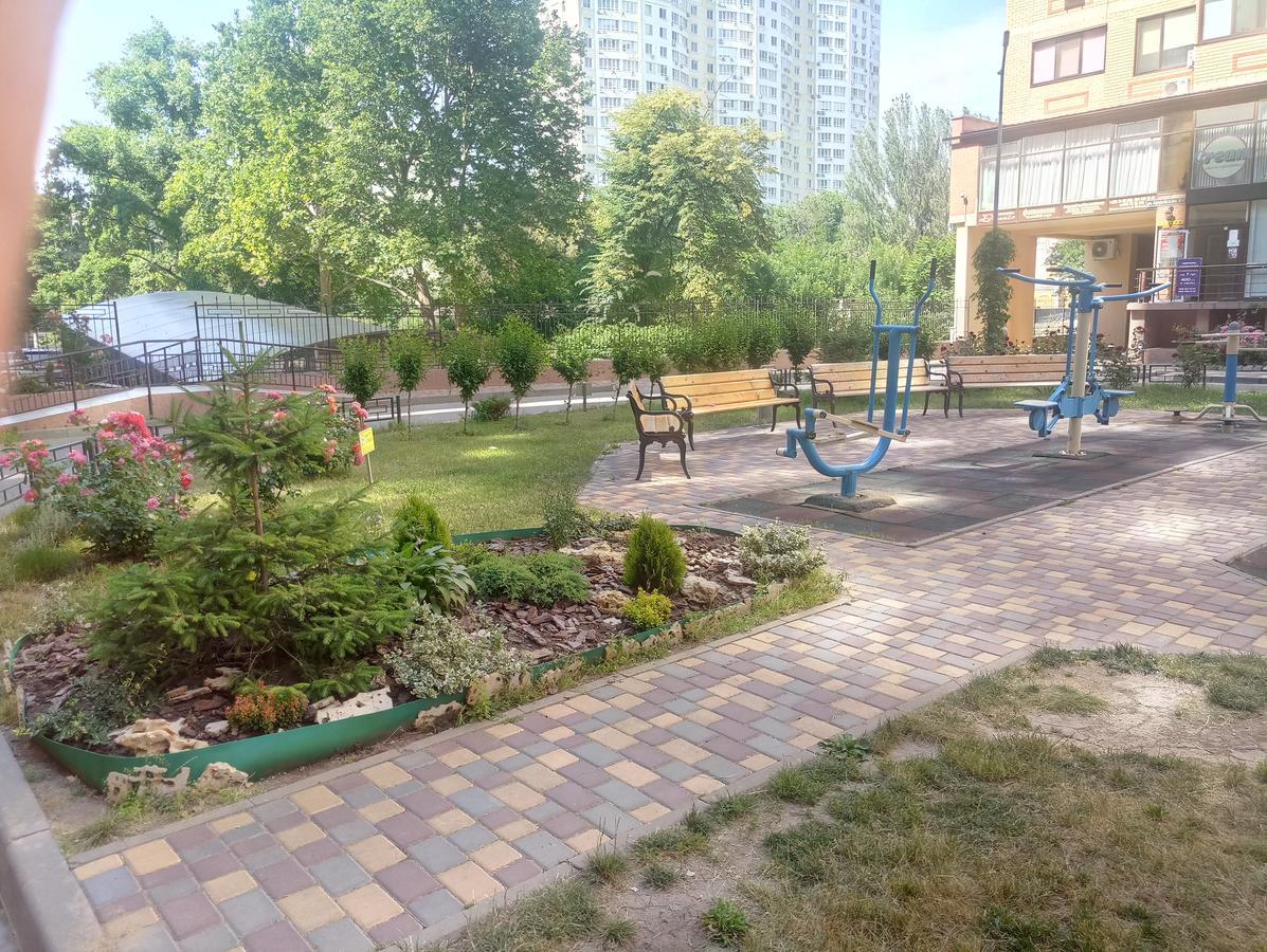 Sky Apartment Odesa Exterior foto