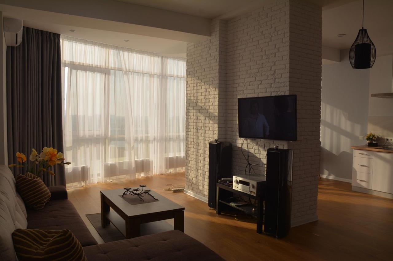Sky Apartment Odesa Exterior foto