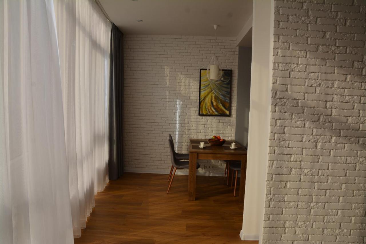 Sky Apartment Odesa Exterior foto