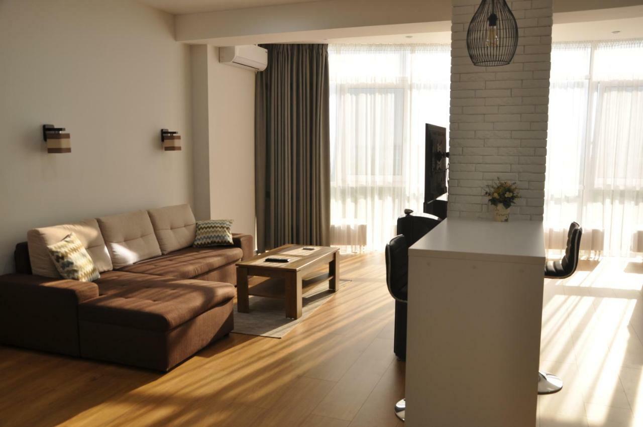 Sky Apartment Odesa Exterior foto